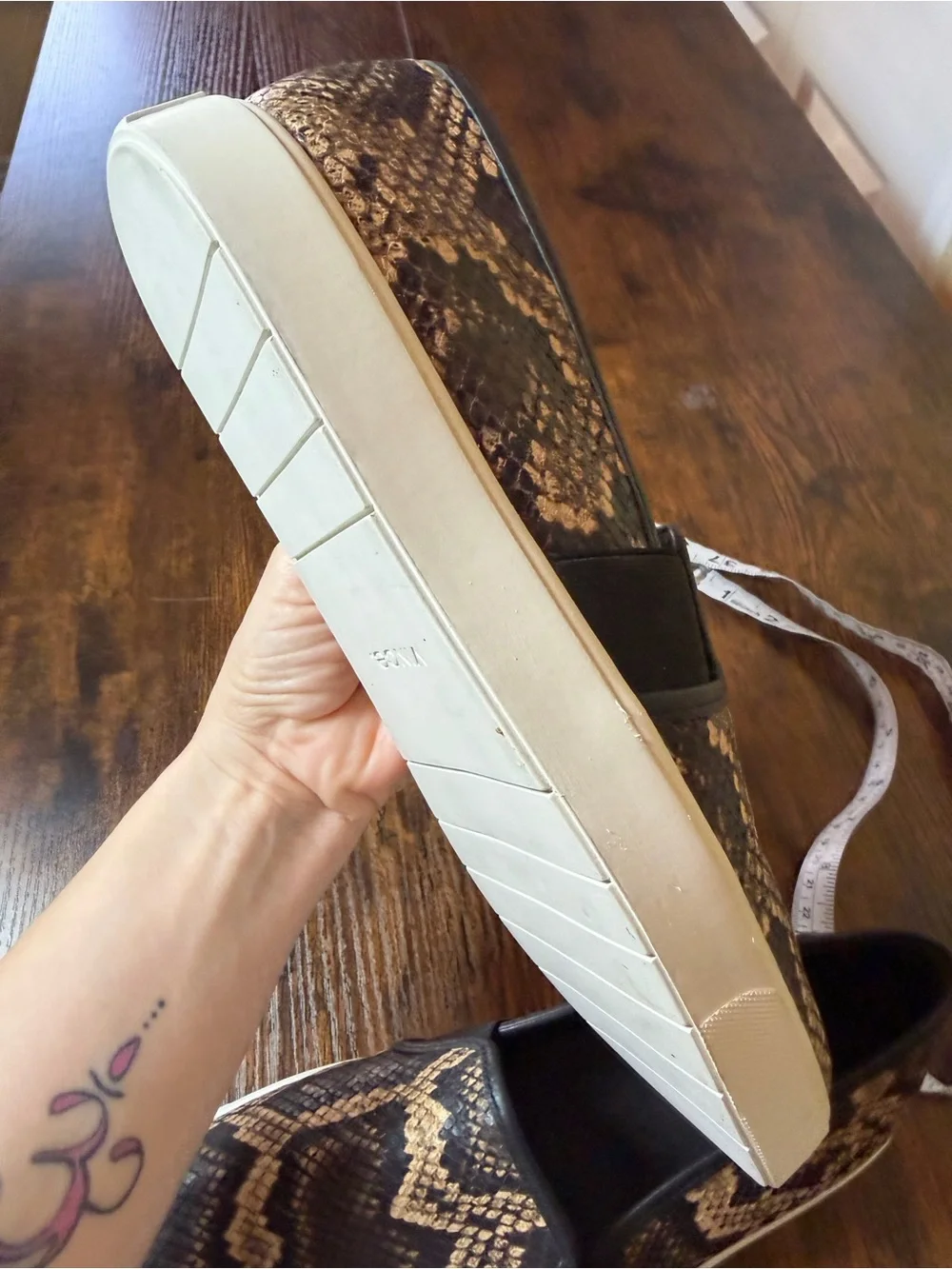Vince Women’s Size 9.5 Snakeskin Print Leather Slip-On Sneakers Black Tan
